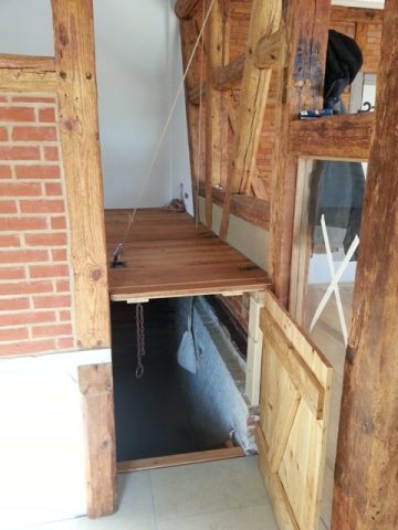 Kellerluke geschlossen