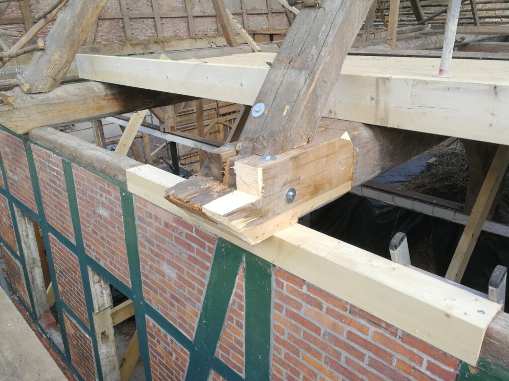 Balkenkopf Sanierung fertig