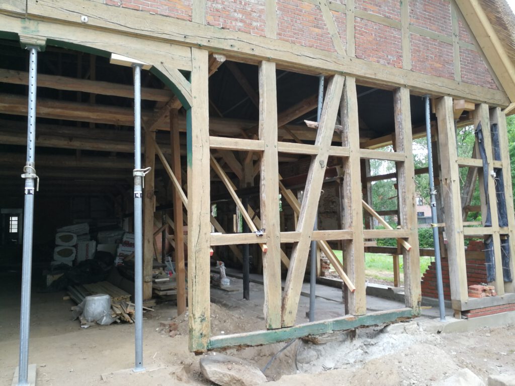 Fachwerkgiebel rechts Bestand